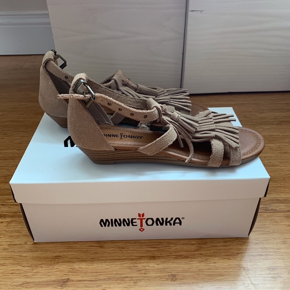 MINNETONKA SANDALS - Picture 2 of 3